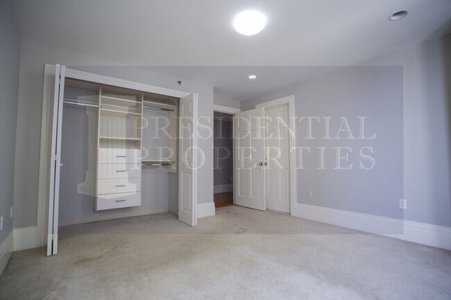 Building Photo - 389 Commonwealth Ave