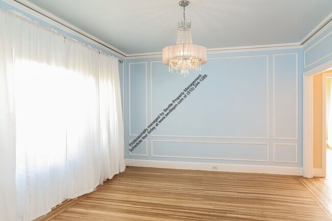 Building Photo - Stunning 3BR / 2BA Split-Level Home in Maxwell Park!