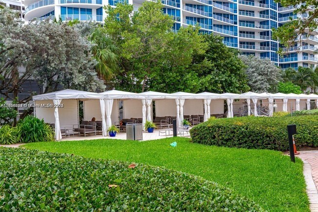 Building Photo - 3001 S Ocean Dr