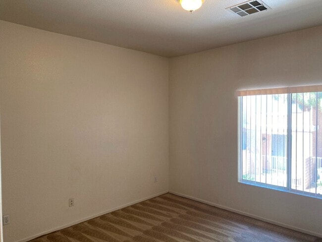 Building Photo - 251 S Green Valley Pkwy