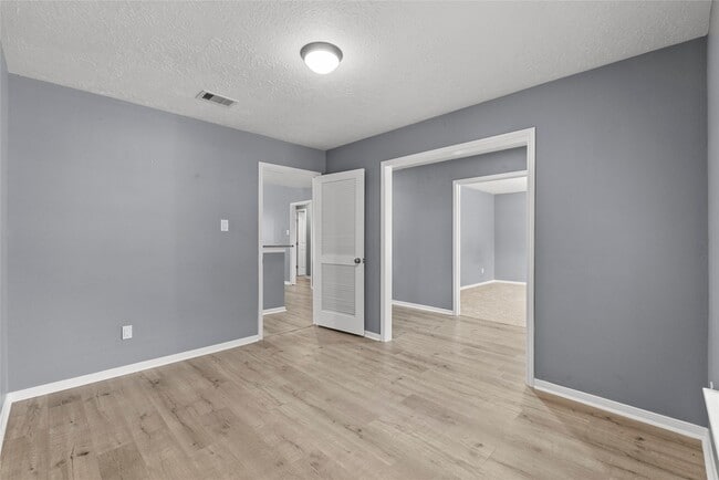 Building Photo - 2826 Wood Hollow Dr