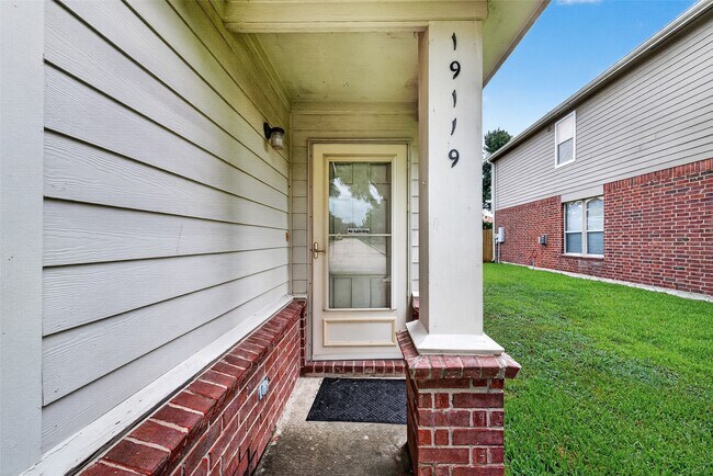 Building Photo - 19119 Yaupon Ranch Dr