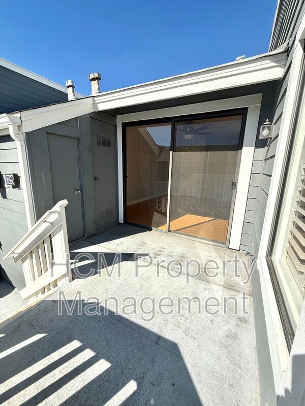 Building Photo - 329 Huntington