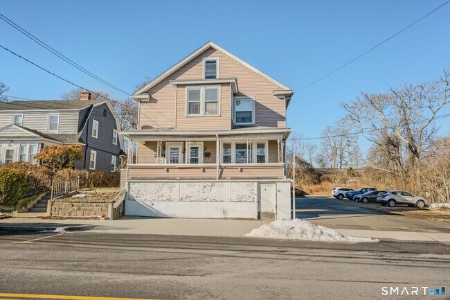 Building Photo - 113 Pequot Ave