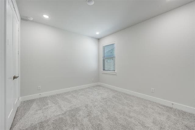 Building Photo - 909 Heights Wy