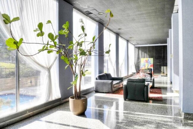 Building Photo - 215 Piedmont Ave NE