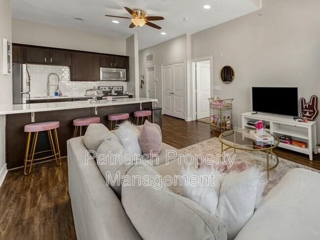 Building Photo - 1026 Foster Ave