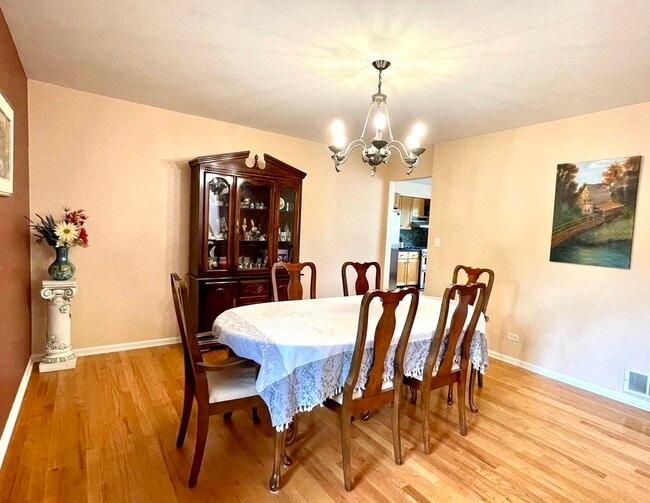 Building Photo - 450 Foxford Dr