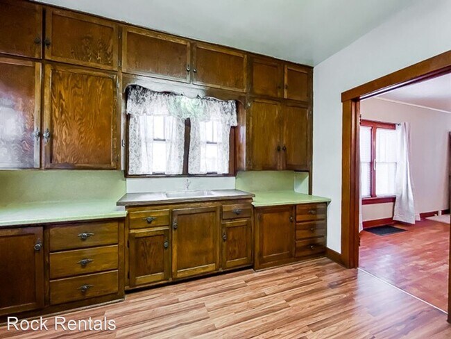 Building Photo - 2 br, 1 bath House - 109 N Speare St