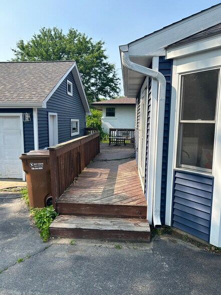 Building Photo - 0n336 Herrick Dr