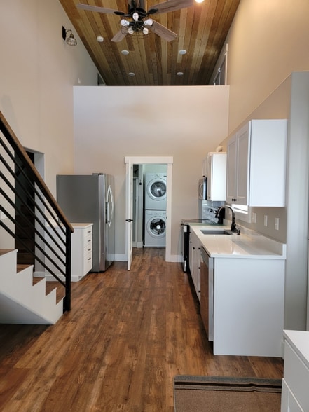 Building Photo - 100 Lavista Dr