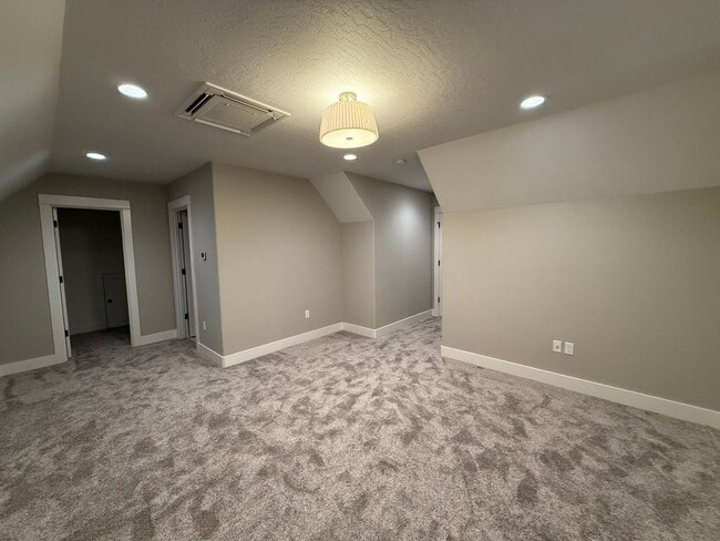 Building Photo - Elegant and Luxurious Cottage Grove Home