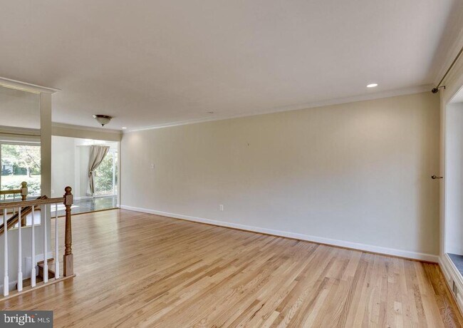 Building Photo - 6014 Leewood Dr