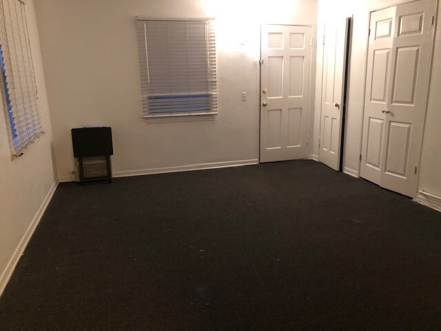 Primary Photo - 303 S Doheny Dr