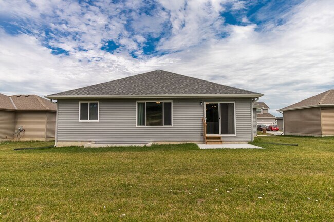 Building Photo - 6241 Whitewater Ln