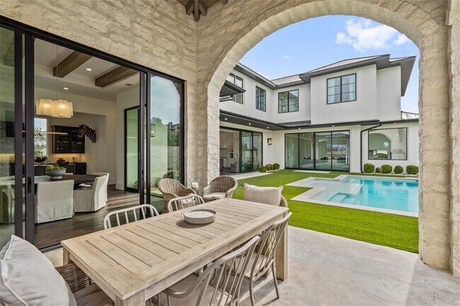 Building Photo - 13000 Little Barton Ln