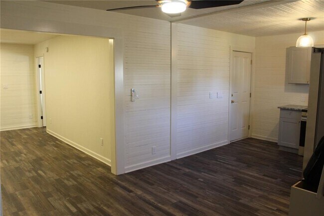 Building Photo - 11 Liberty St