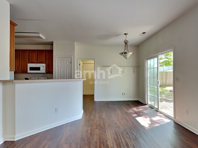 Building Photo - 341 Surrywood Dr