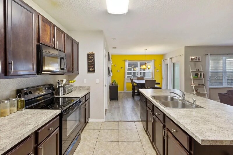 Building Photo - 1742 Van Gogh Dr