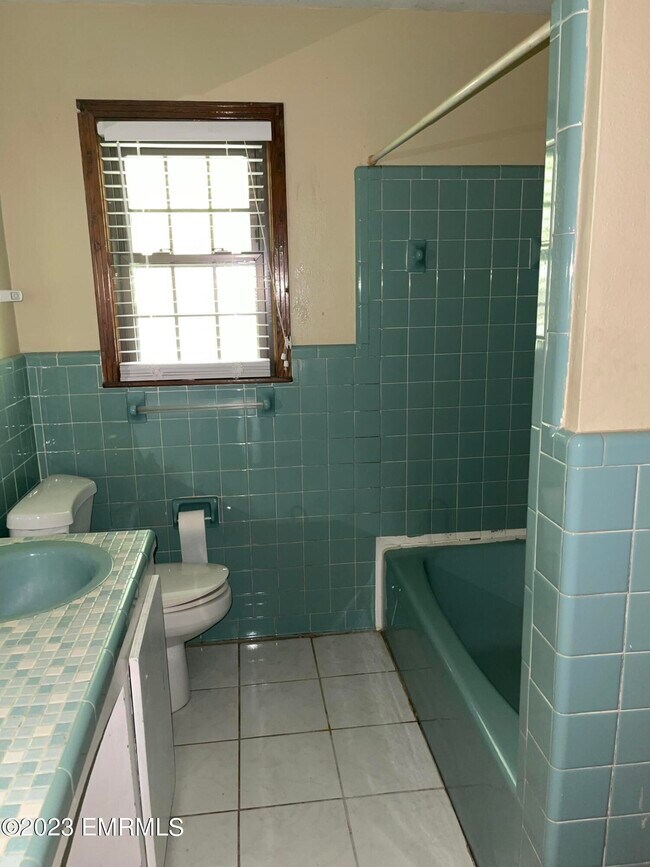 Building Photo - 10570 Woods Rd