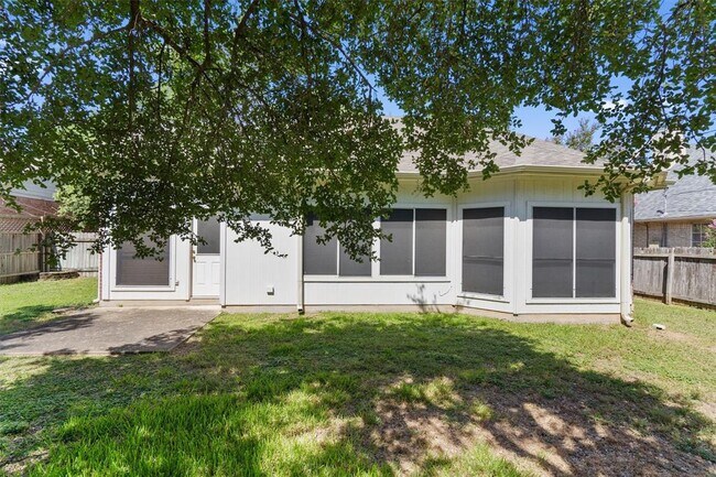 Building Photo - 1805 Gray Oak Dr