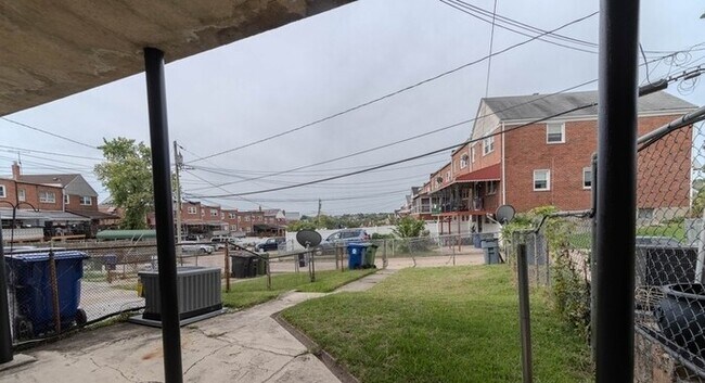 Building Photo - 3 Bedroom Home 21206