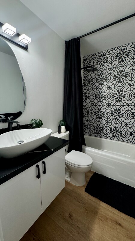 Building Photo - 975 Ala Lilikoi St