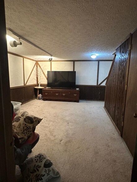 Building Photo - 183 Blakeford Dr