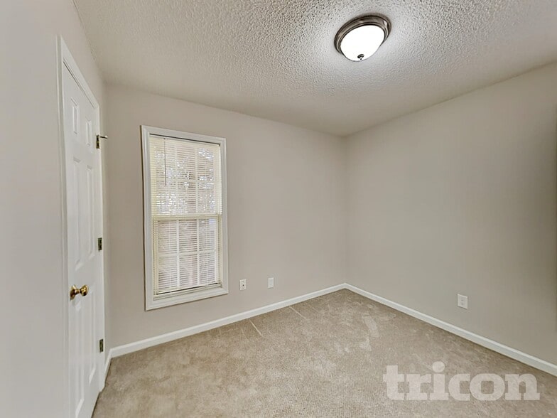 Building Photo - 1237 Woodbriar St