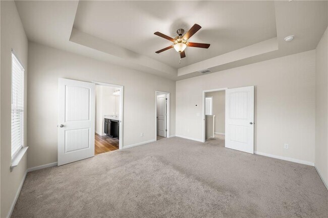 Building Photo - 5337 Burrus Ln