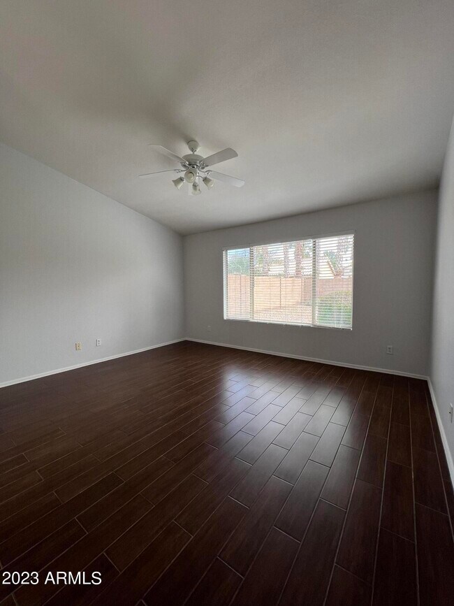 Building Photo - 1171 W Goldfinch Way