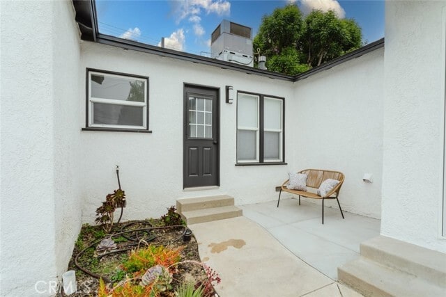 Building Photo - 6438 Lindley Ave