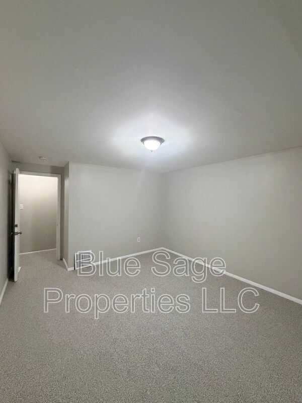 Building Photo - 3403 Township Line Rd