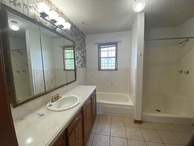 Building Photo - 3400 Spurlock Rd