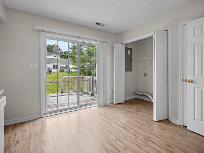 Building Photo - Welcome to Winners Circle!