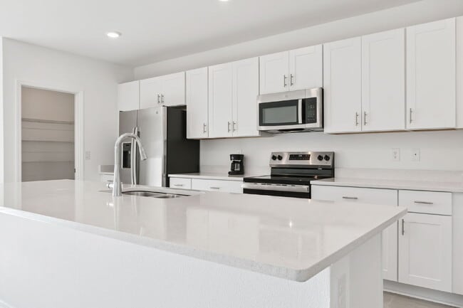 Building Photo - Spacious 4 Bedroom Retreat with 3 Full Baths in Charming Edgewater, FL!