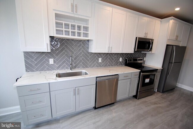 Building Photo - 23 E Union St