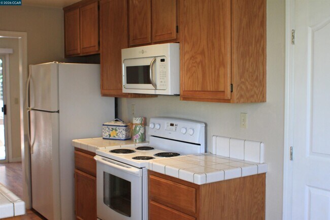 Building Photo - 4324 Conejo Dr