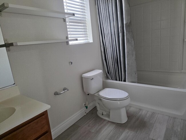 Building Photo - 8917 Robbins Rd