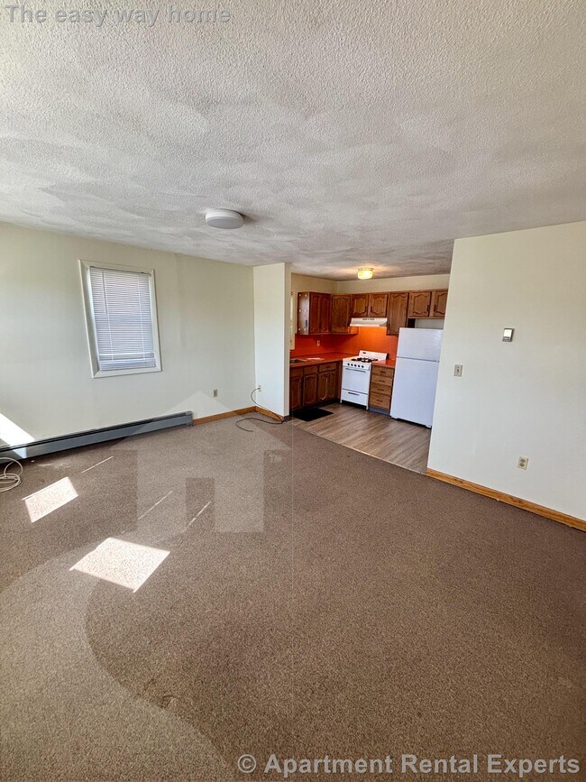 Building Photo - 569 Somerville Ave