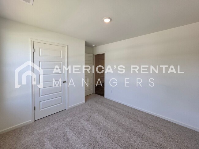 Building Photo - DEPOSIT PENDING! New Construction Home for Rent in Calera, AL - Timberline Community!