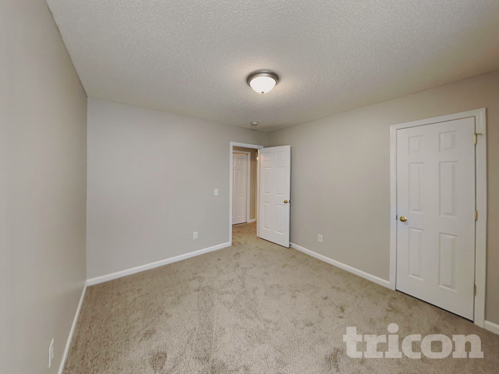 Building Photo - 337 White Gables Dr