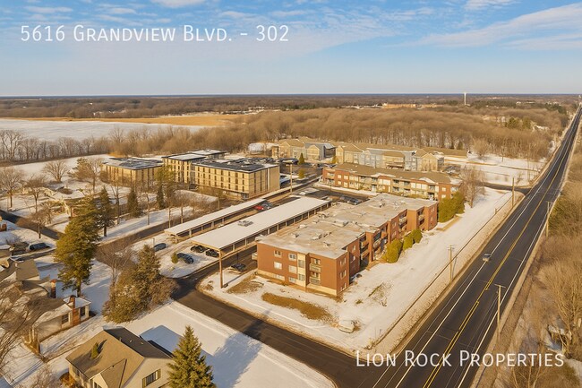 Building Photo - 5616 Grandview Blvd
