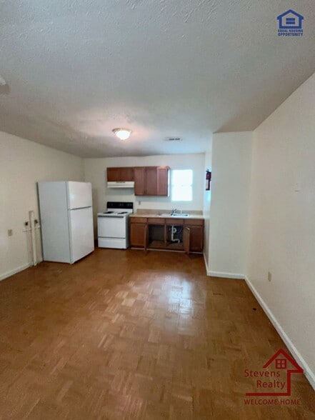 Building Photo - 80 Bybee Woods Dr