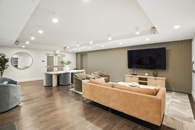 Building Photo - 155 Forest Ave
