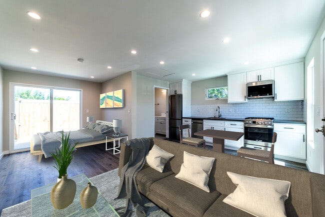 Building Photo - 8423 Barnsley Ave