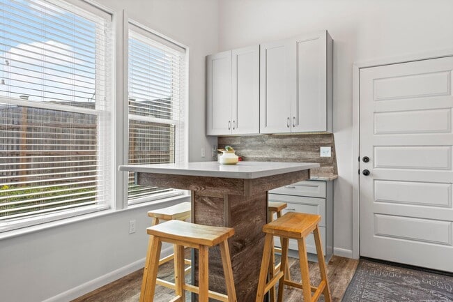 Building Photo - 4152 Ward Cove Dr