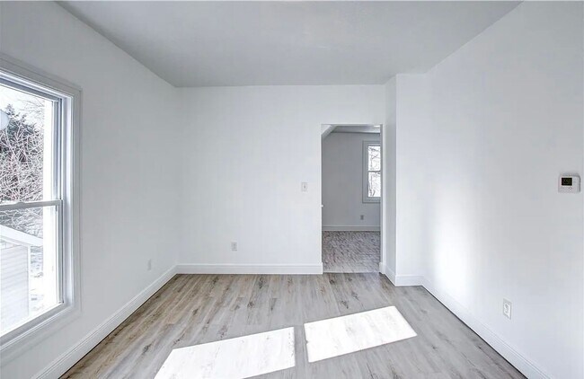 Building Photo - 1308 W 87th St