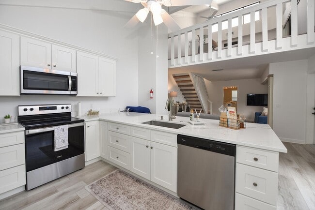 Building Photo - 1605 S US HIGHWAY 1