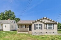 Building Photo - Beautifully Updated 3-Bedroom Home in Gree...